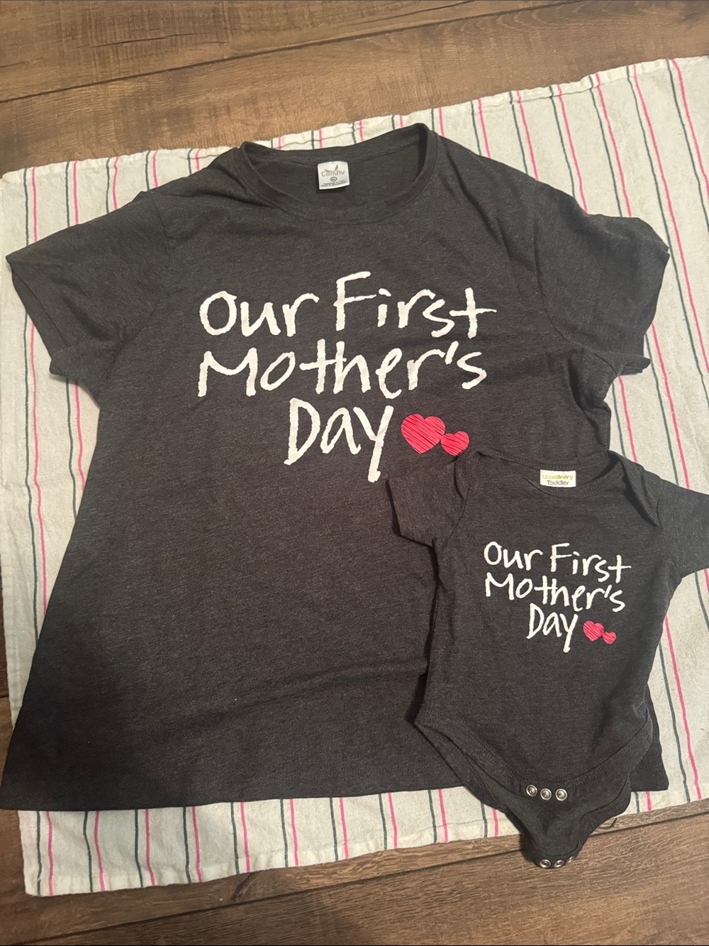 Amazon Charcoal Kids Bodysuit & Tee Set with Pink Hearts